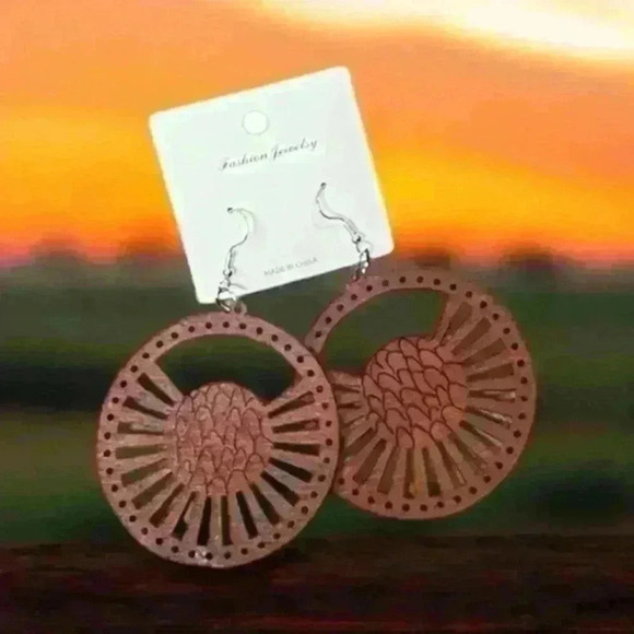 Beautiful Earrings Accessories - NWT Beautiful Wood Hand Crafted Earrings ❤️